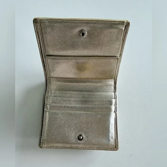 Miu Miu Metallic Quilted Pearl-Logo Wallet -Gold - Picture 3 of 3